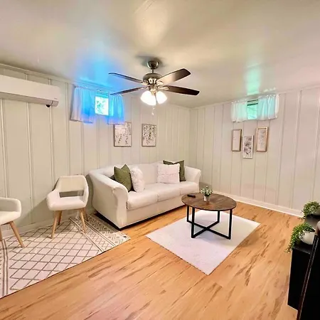 Peaceful 1 Bed 1 Bath With Free Parking & Pets Allowed *