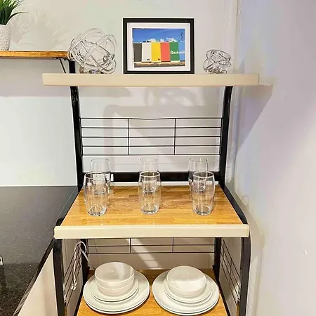 Peaceful 1 Bed 1 Bath With Free Parking & Pets Allowed * Nashville