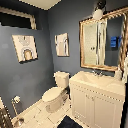 Peaceful 1 Bed 1 Bath With Free Parking & Pets Allowed Apartment