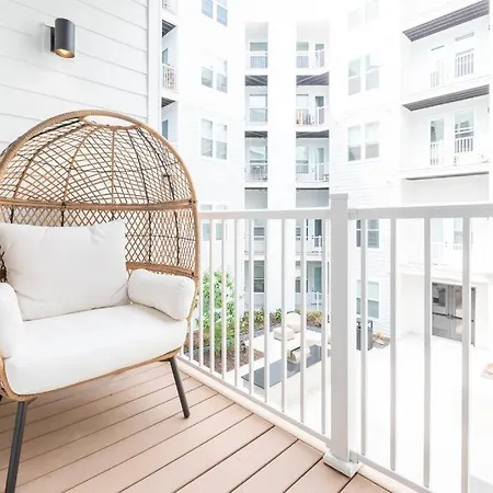 Stylish Near Downtown Wfh Friendly