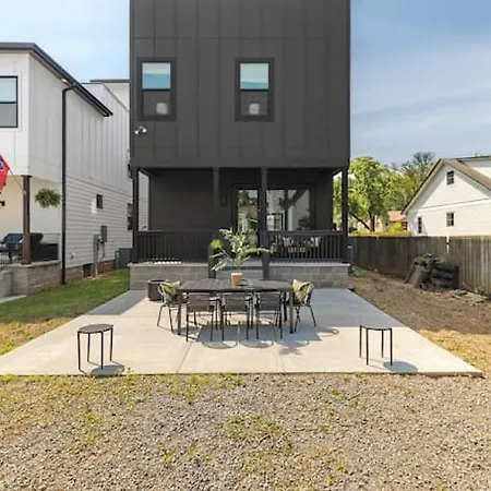 Huge Rooftop Patio At Stunning Spacious House Holiday home Nashville