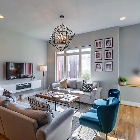 Holiday home Townhome W/ Rooftop Balcony & Game Room! *
