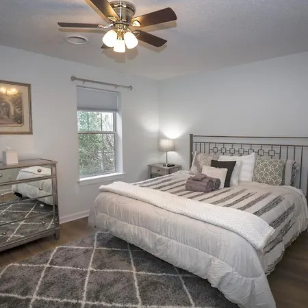 Elegant 3 Bedroom With Free Parking And Balcony *