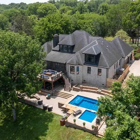 Luxury@lake Mansion Pool/hot Tub For Discerning Tastes * Nashville
