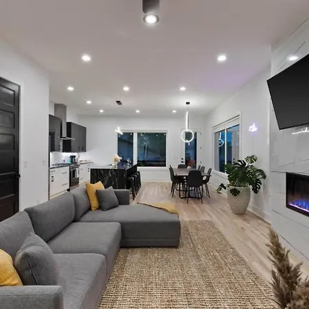 Luxurious 4bd Sleeps 12 Minutes To Downtown With Parking Nashville