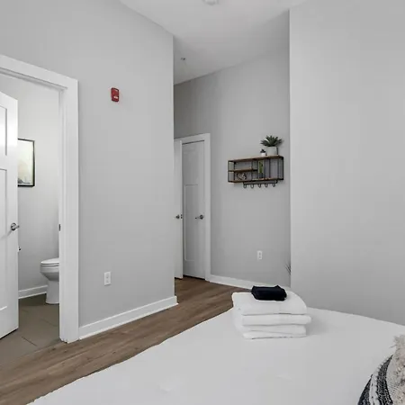 1st Floor & No Steps By Vanderbilt, Belmont & Food Holiday home