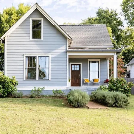 Cheerful House Near Coffee Food & Fenced-in Yard Nashville