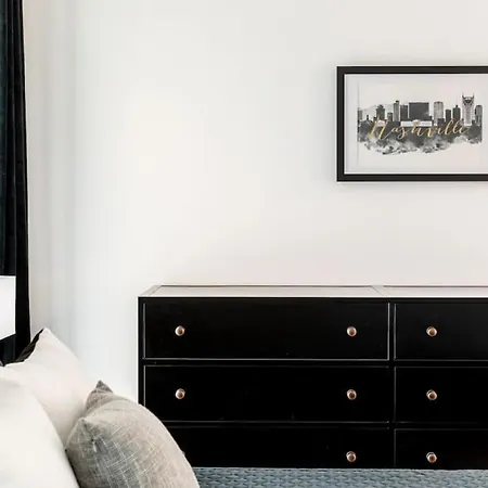 Apartment Stunning River View Walk To Downtown Rooftop Patio Nashville