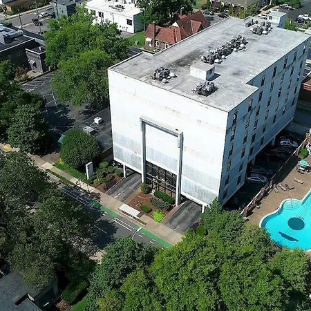 On Famous Music Row - Pool, Parking, Walk To Bars *