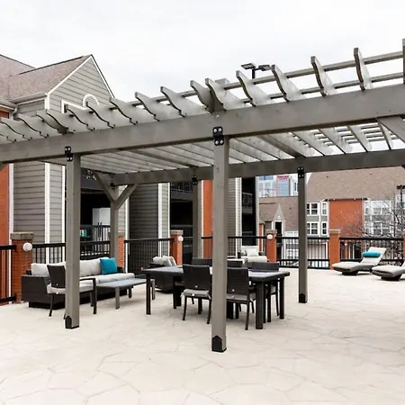 Stylish Downtown With Patio & Free Parking Apartment Nashville