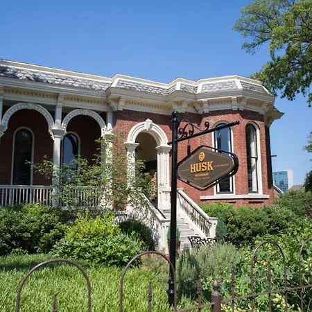 Stylish Downtown With Patio & Free Parking Apartment Nashville