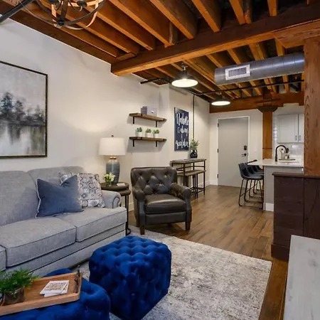 Regal Retreat In Pool Gym Free Parking * Nashville