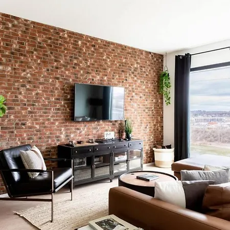 Stunning River View Walk To Downtown Rooftop Patio