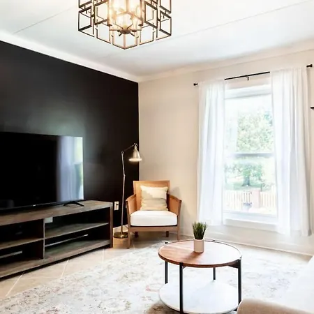 Famous Music Row Presidential With Guitar Pool Holiday home