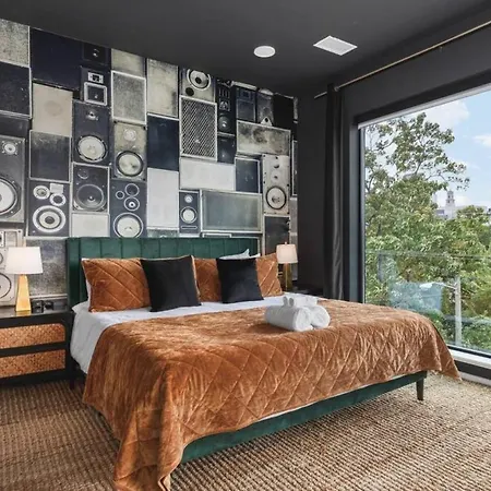 Oasis On The River With Garage Walk To Downtown Apartment