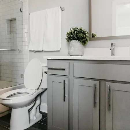 Sleeps 20~modern~2 Townhouses~near Downtown Hotel 3*