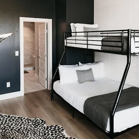 Sleeps 20~modern~2 Townhouses~near Downtown Hotel Nashville