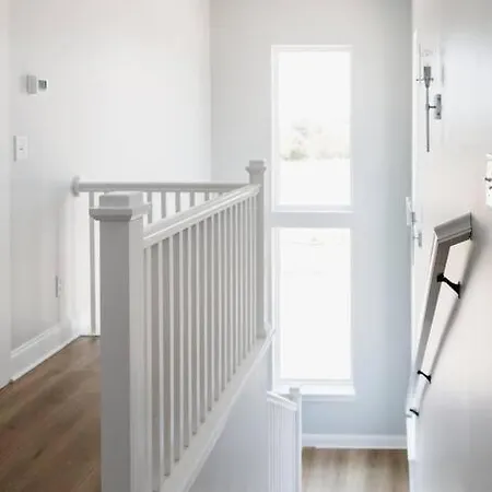 Sleeps 20~modern~2 Townhouses~near Downtown 3* Nashville
