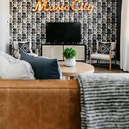 Sleeps 20~modern~2 Townhouses~near Downtown 3*