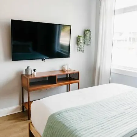 Designer~8 Mins 2 Broadway~balcony~sleeps 10~new Nashville