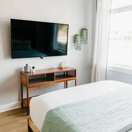 Sleeps 20~modern~2 Townhouses~near Downtown 3*
