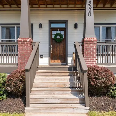 Holiday home *new*nations Station*:entire 4 Bedroom 3 Bath* Nashville