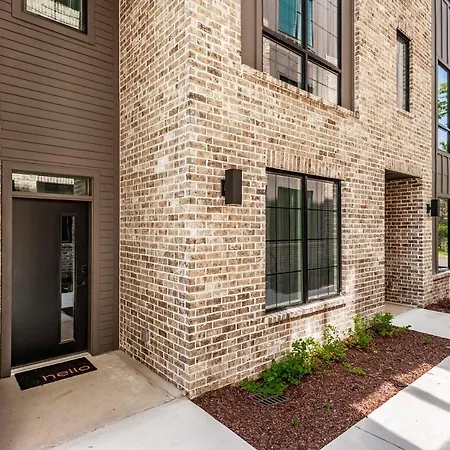 Brand New 4 Bedroom 4bath Townhome With Amazing Rooftop! Holiday home Nashville