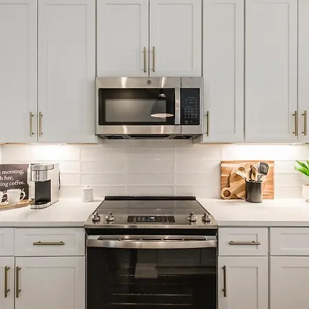 Brand New 4 Bedroom 4bath Townhome With Amazing Rooftop! Holiday home