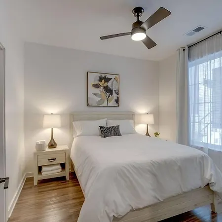 Stylish Townhome & Cozy Rooftop Nashville
