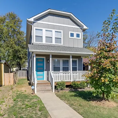 Vibrant With Deck, 2 Mi To Downtown Nashville! *