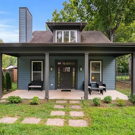 Holiday home Spacious 3 Bedroom 6 Beds House With Large Yard Nashville