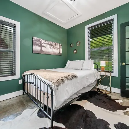 Spacious 3 Bedroom 6 Beds House With Large Yard Nashville