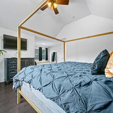 Spacious 3 Bedroom 6 Beds House With Large Yard Nashville
