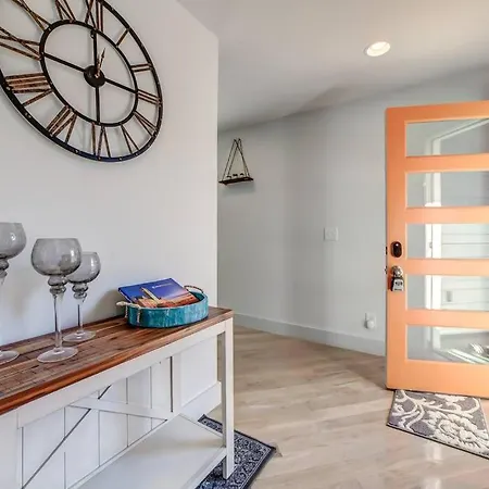 Nashville's Broadway: Your Spacious Holiday home *
