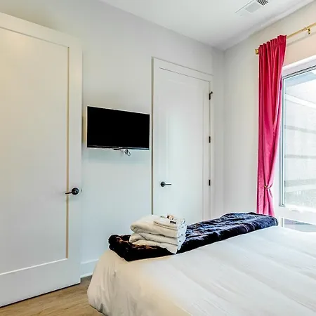 Tiger Lily Apartment Nashville