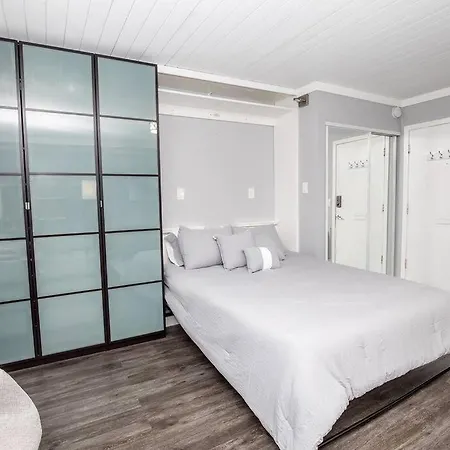 Walk To 12 South, 7 Min To Downtown, Free Parking! Apartment