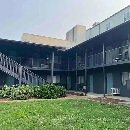 Walk To 12 South, 7 Min To Downtown, Free Parking! Nashville