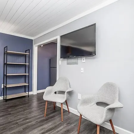 Apartment Walk To 12 South, 7 Min To Downtown, Free Parking! *