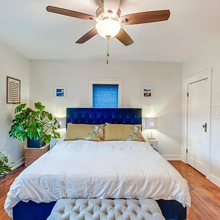 Charming With Fire Pit, Indoor Sauna! Hotel Nashville