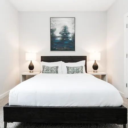 Two Cozysuites Charming Music Row *