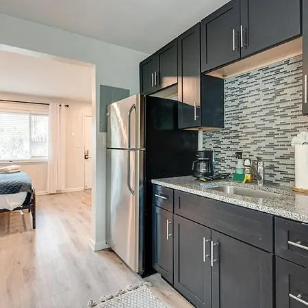 Berry Hill Urban Oasis - By 12 South & Vanderbilt Apartment