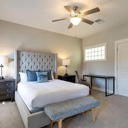 Apartment Modern 3-story West End - Free 2-car Garage *