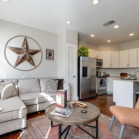 Modern 3-story West End - Free 2-car Garage * Nashville