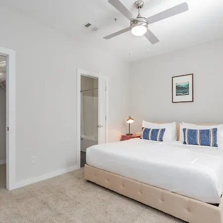 Apartment Cozysuites Two Music Row In *