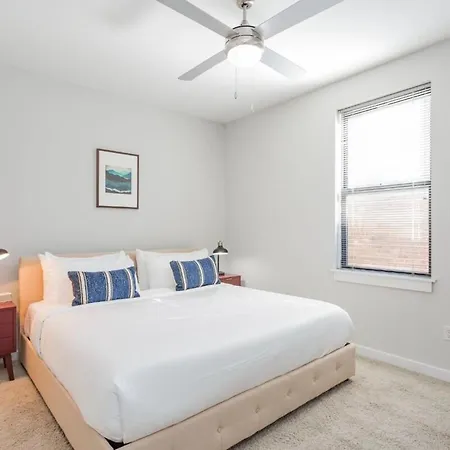 Cozysuites Two Music Row In Apartment