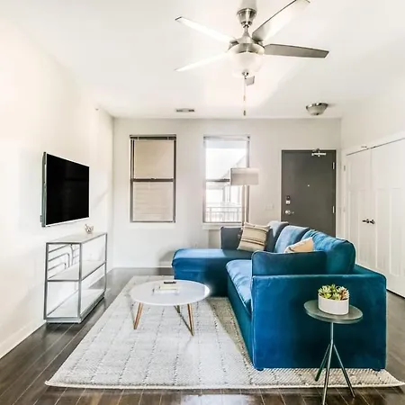 Two Cozysuites Spacious Music Row
