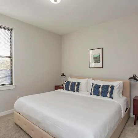 Cozysuites Two Stylish Music Row Apartment Nashville