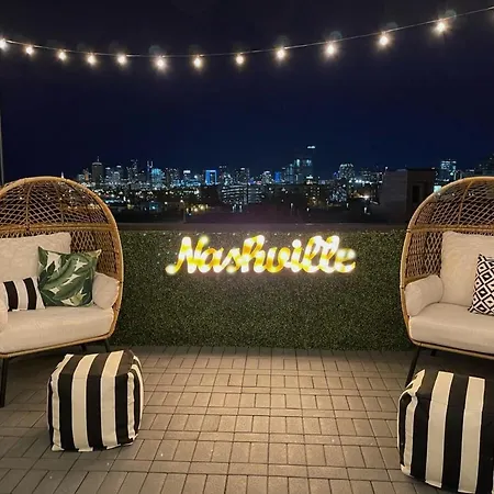Hotel Minutes From Downtown-12 Beds-karaoke Nashville