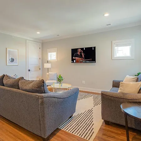 Holiday home Modern Melrose-2 Bedroom Condo-5 Mins To Broadway