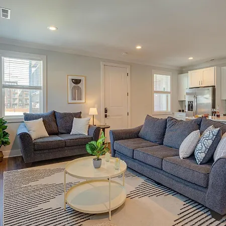 Modern Melrose-2 Bedroom Condo-5 Mins To Broadway Holiday home *